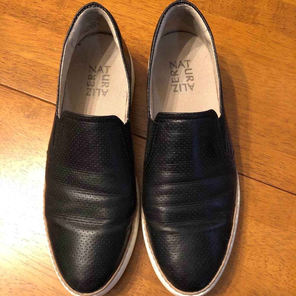 Black Naturalizer Leather Slip On Flats, Size 7